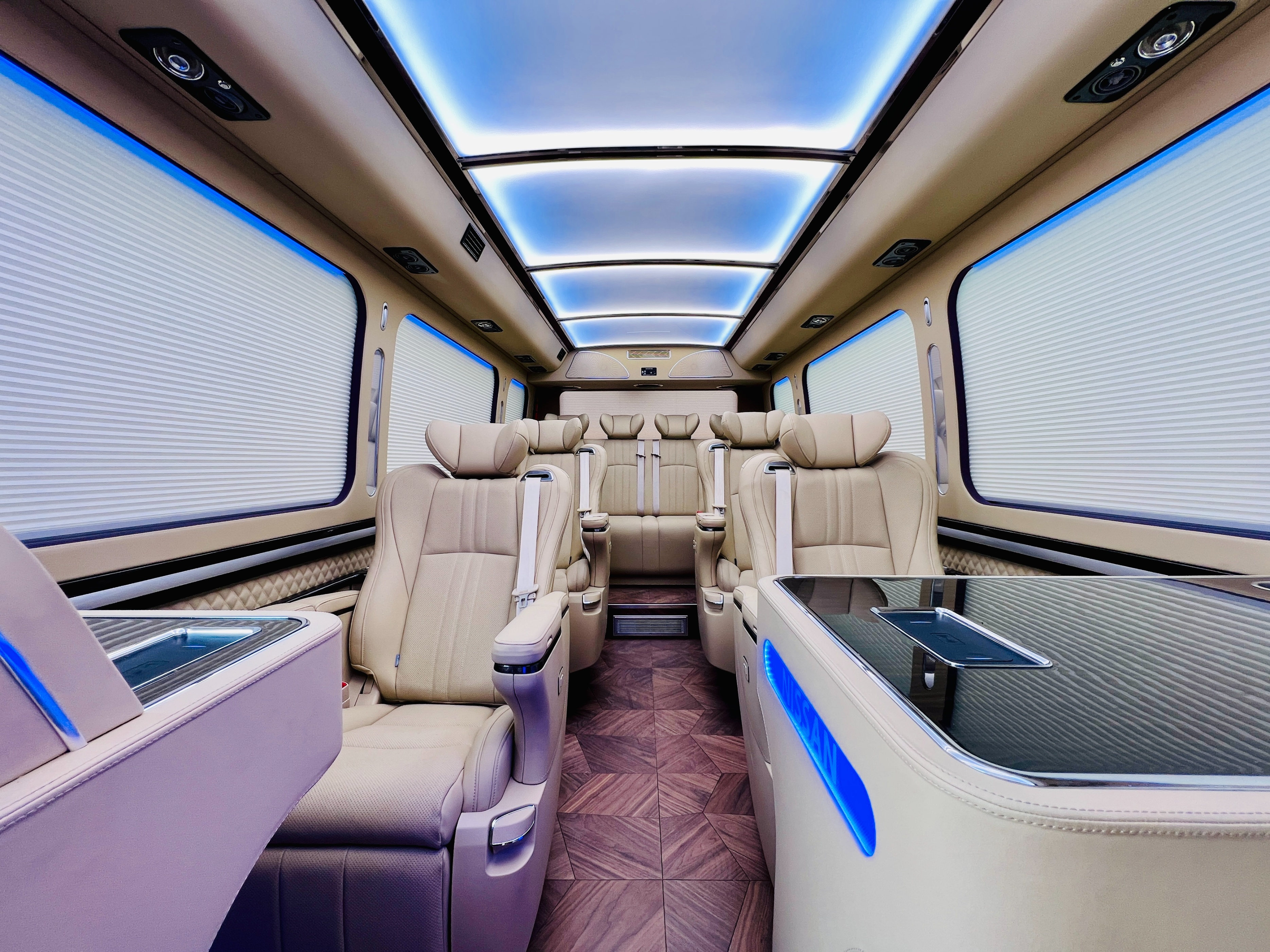 尼桑碧莲最新款,2024款尼桑碧莲12座