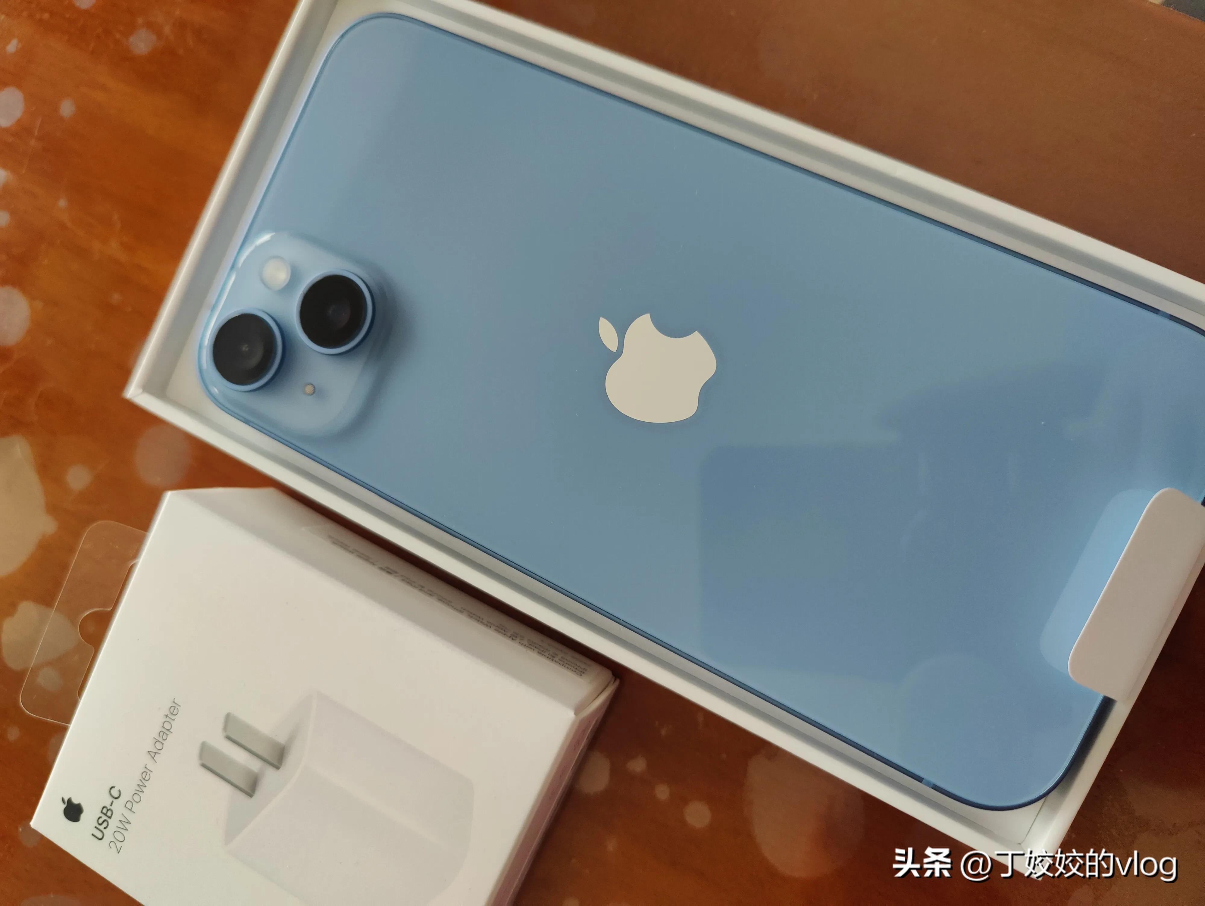 人生第一次花6000元入手iPhone14plus，值不值？