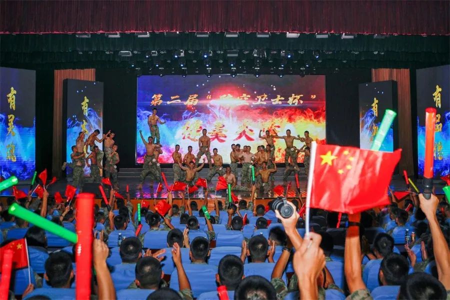 兵哥哥实力炫腹恶作剧,巅峰对决超燃剪辑海军兵哥哥炫腹