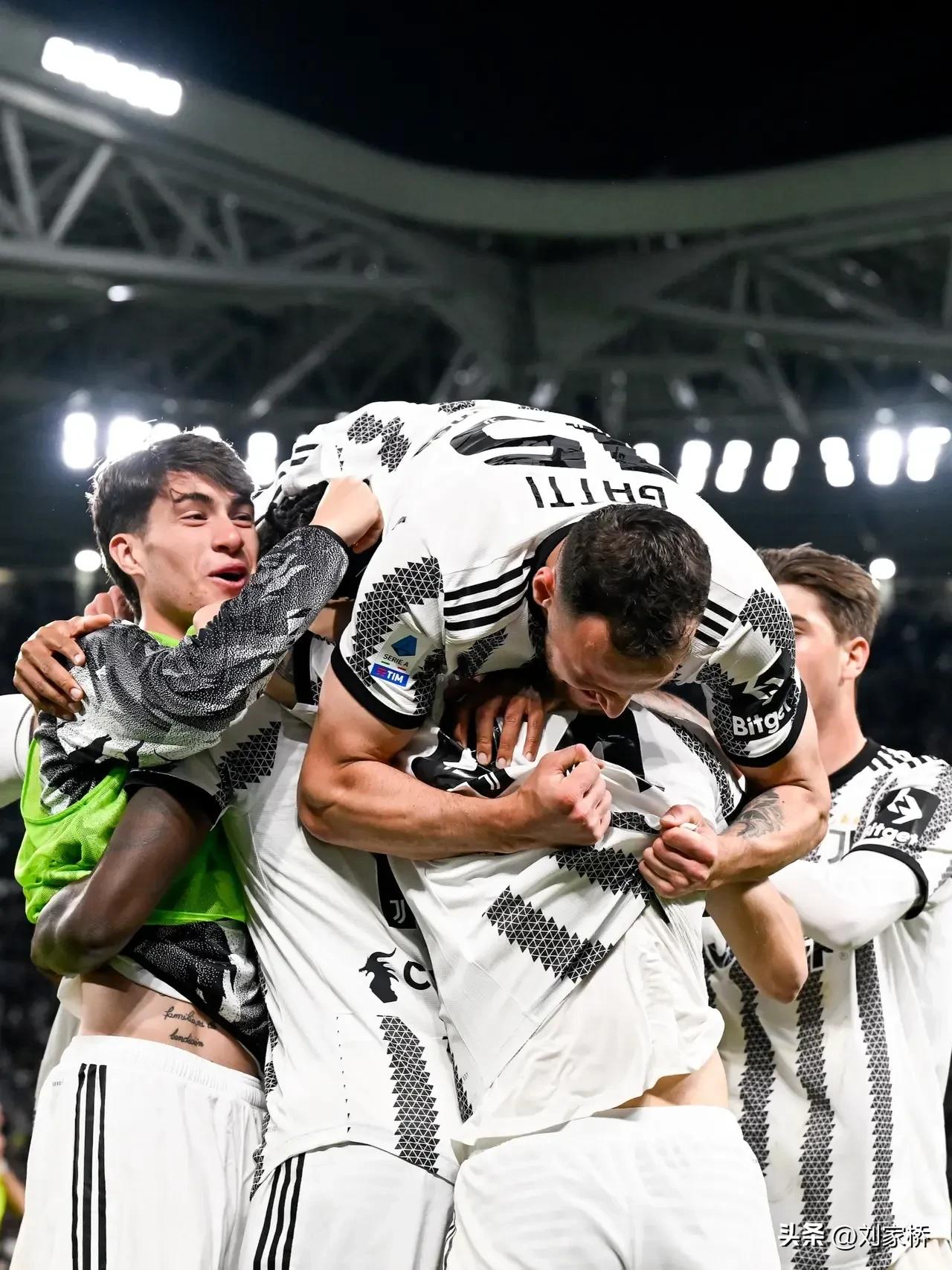 阿莱格里与穆里尼奥ac米兰,穆里尼奥丑陋的摆大巴足球战术