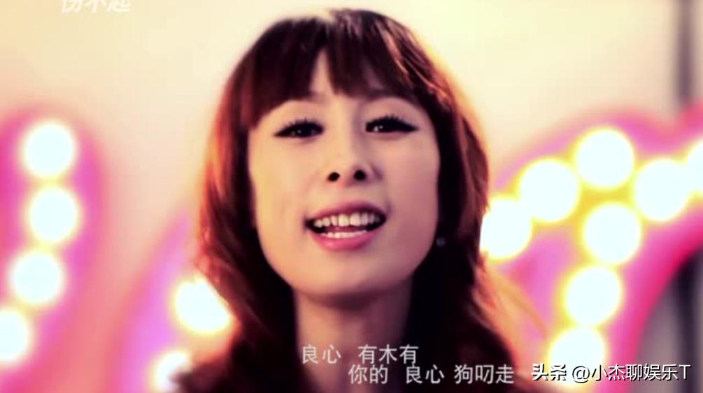 明明歌词很恶俗,当年却火遍全国,这5首歌曲越听越别扭