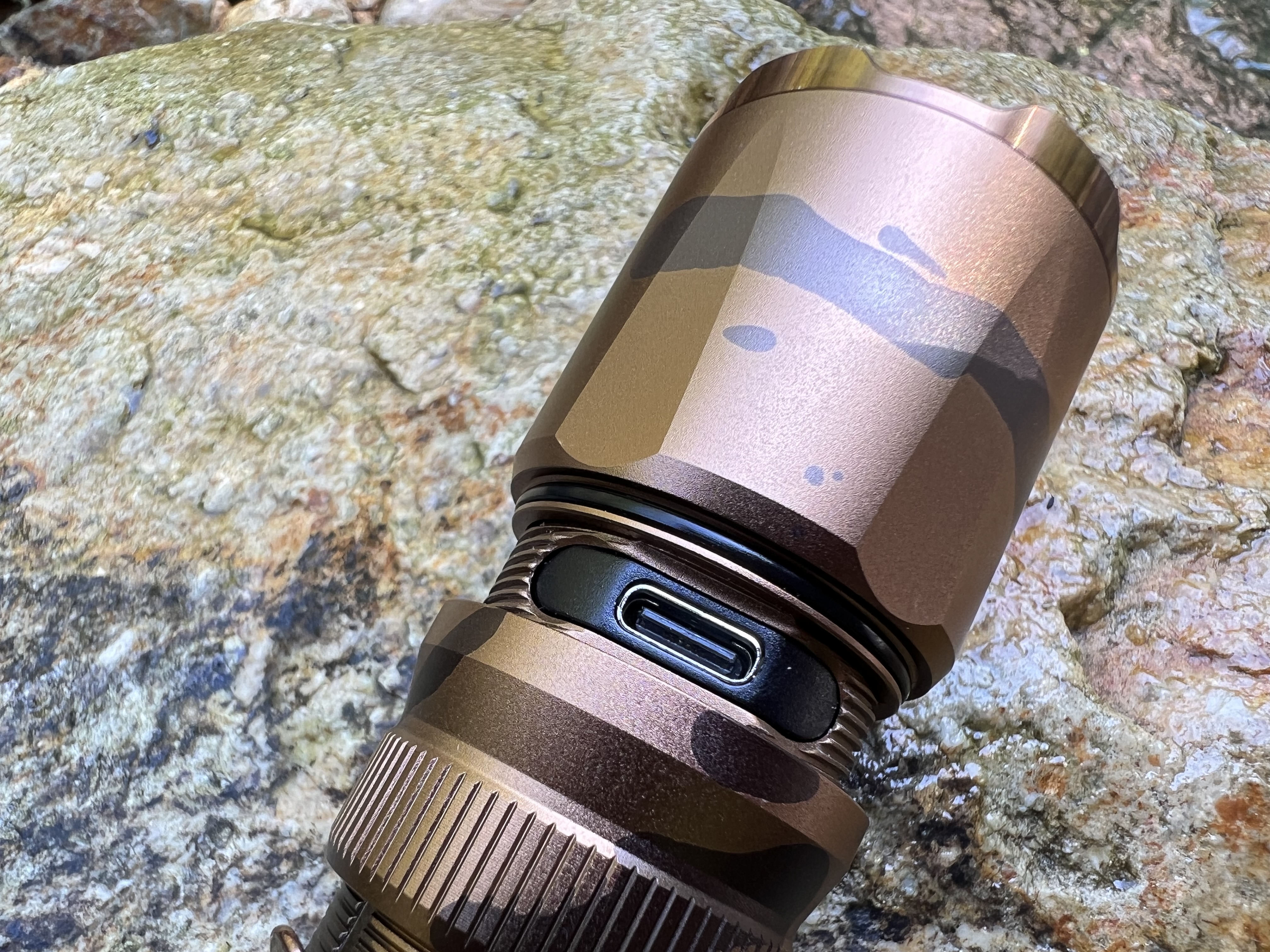 fenixtk22手电评测,fenixtk20uev2.0战术手电