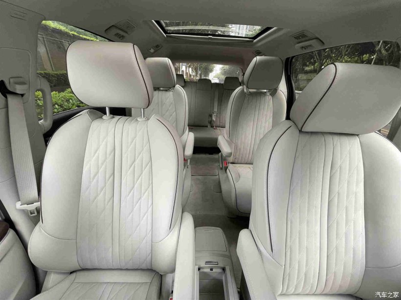 对比试驾gl8与m8,20年以上的老gl8值得购买吗