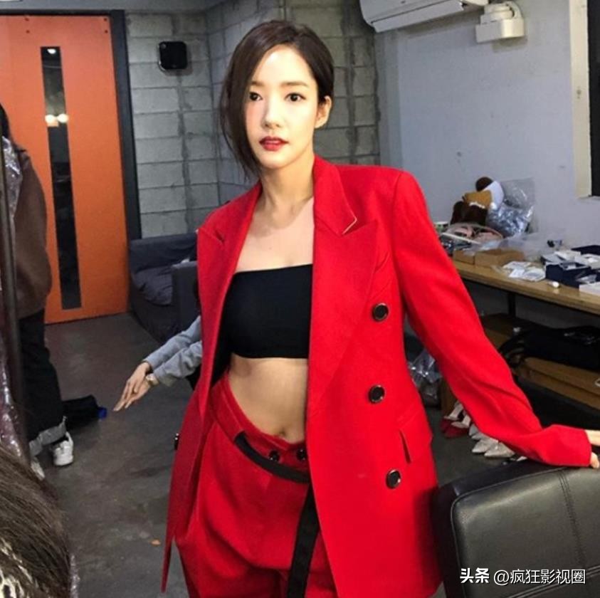 韩国女星朴敏英整容,朴敏英被称为韩国整容界女星范本