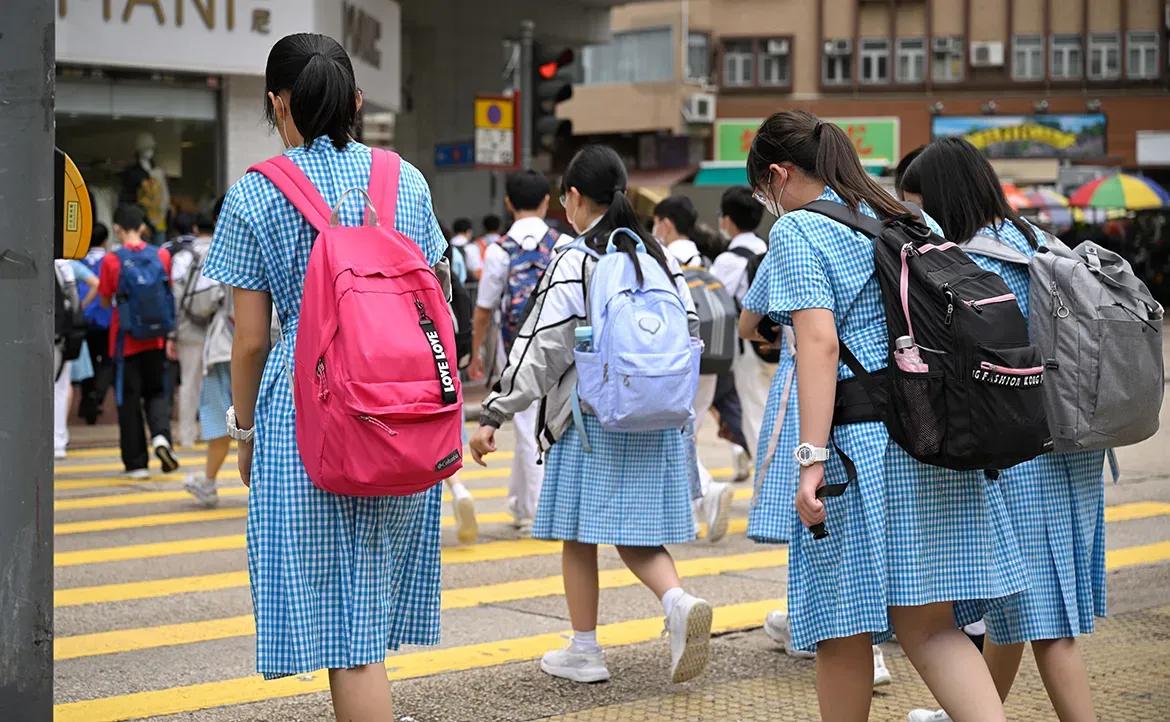 香港回归前说英语吗,香港回归后是否用拼音学普通话
