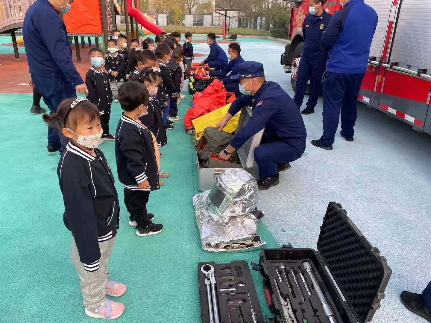 派出所进校园消防安全演练简报,社区消防安全演练进校园活动方案