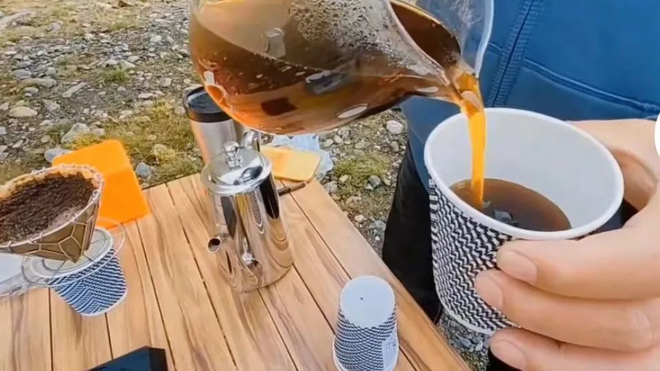 在乌鲁木齐卖咖啡的台湾大叔，一呆就是10年