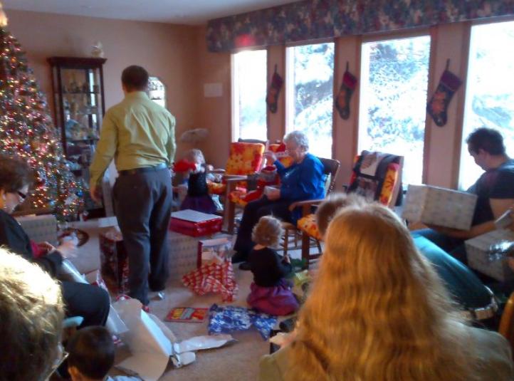 继承人继承遗产后出国被家人起诉,继承岳母上亿遗产法院判决