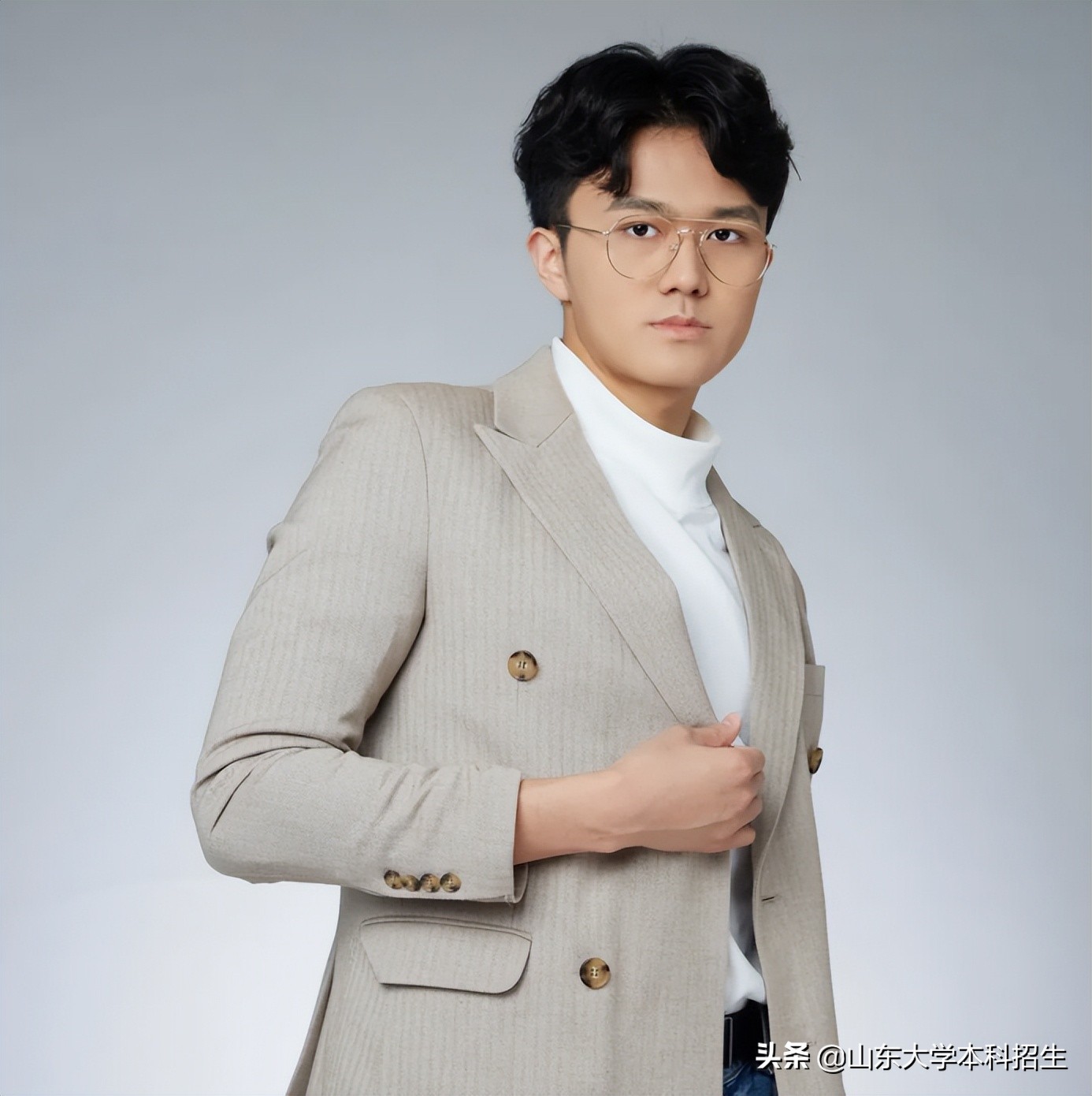 三次荣获国家奖学金,连续三年获得国家奖学金