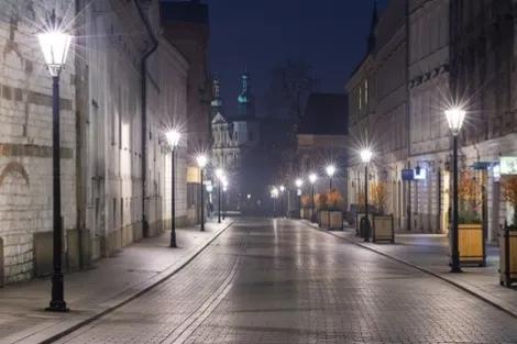 三观不合的婚姻该不该离婚,三观不合的婚姻如何解决