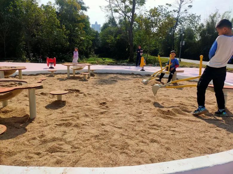 赞！钦江边这个智能运动场智能感满满，你去过吗？