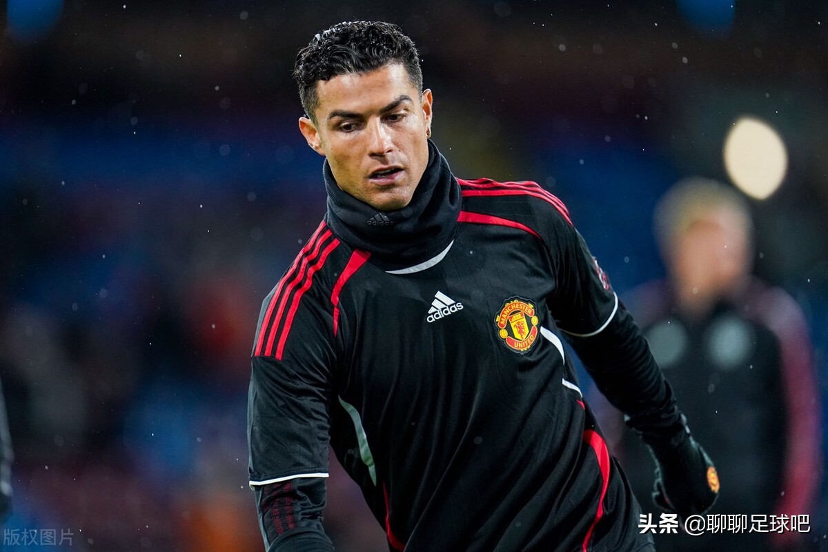 切尔西球员世俱杯奖杯,英超2-0冠军