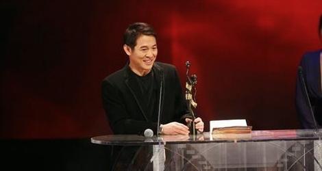 回顾成龙李连杰的两次功夫片对决,成龙李连杰pk功夫大师