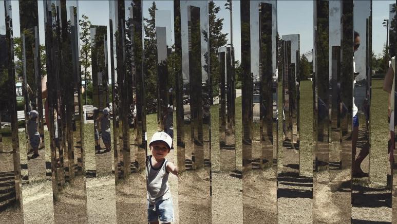 宇宙是一个对称双体的整体结构,宇宙是个圆球