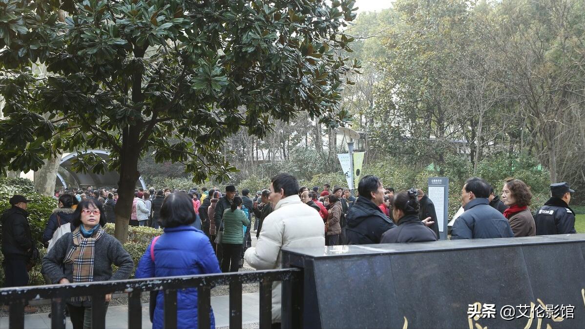 女儿生得太漂亮爸爸怀疑非亲生,女儿生得太漂亮父亲怀疑非亲生