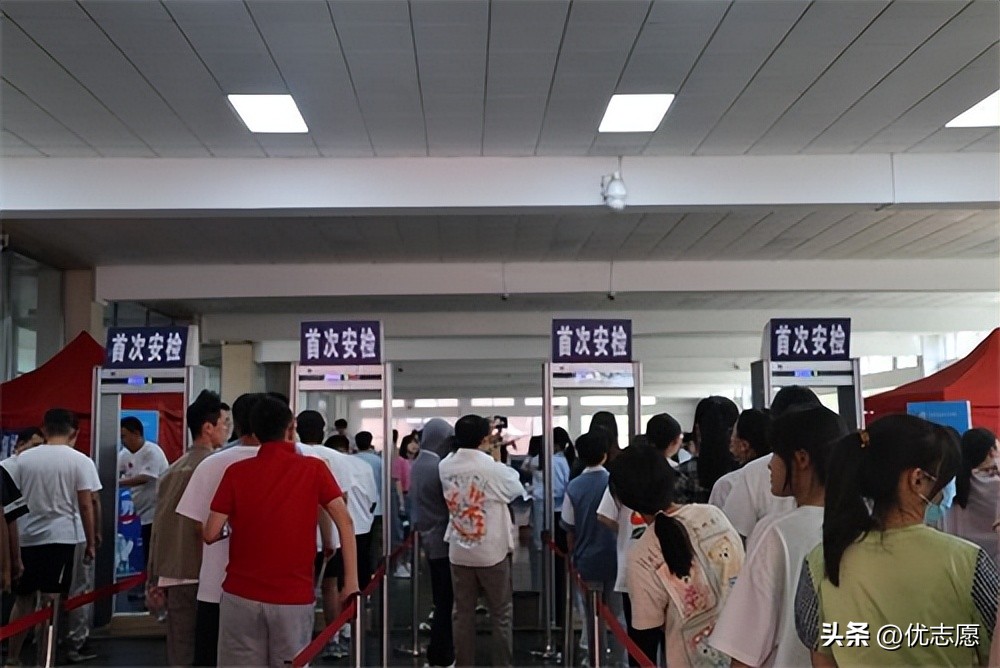 直击高考现场2018,直击高考第一现场助力高考