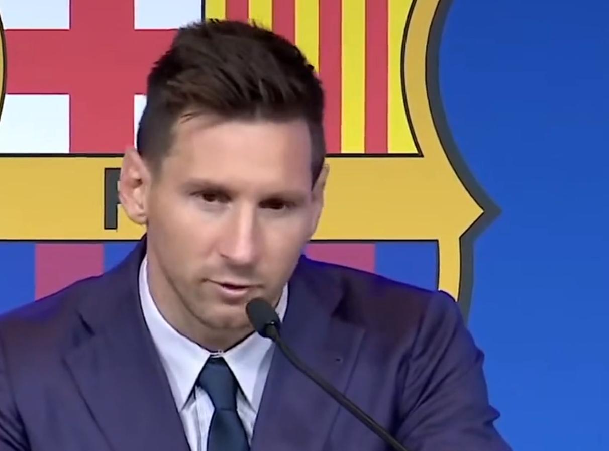 39岁球王梅西,梅西被官方称球王