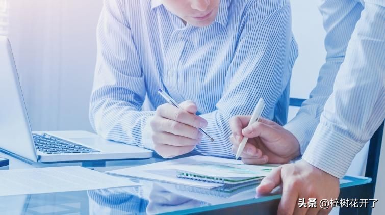 上班很闹心要不要辞职,上班就像上坟一样下句