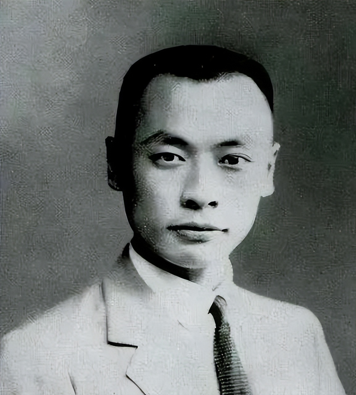 1962年陈毅返乡探母，发现母亲正在藏什么东西，看清后，泪如雨下