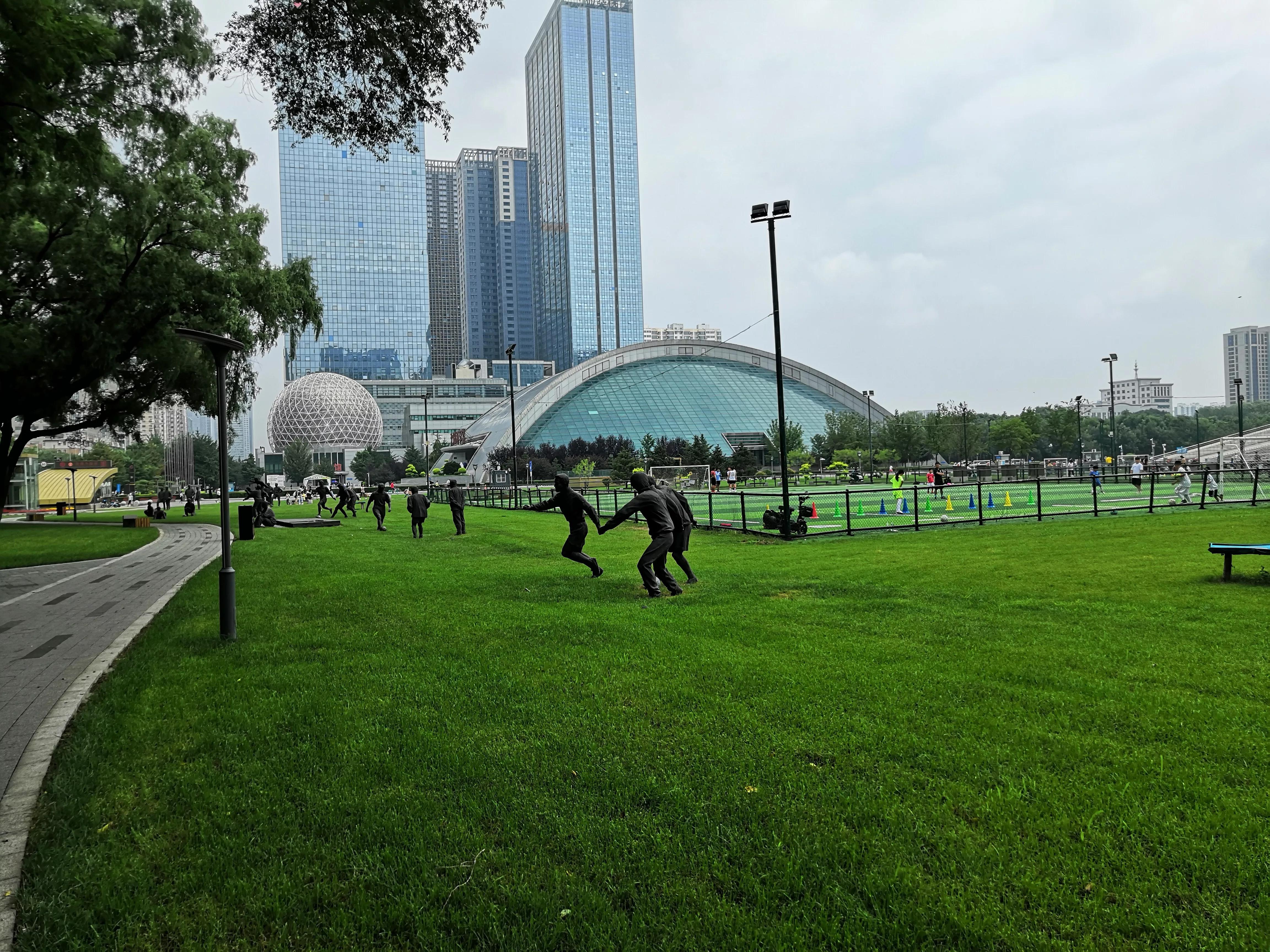 足球团队雕像,足球运动员的画像