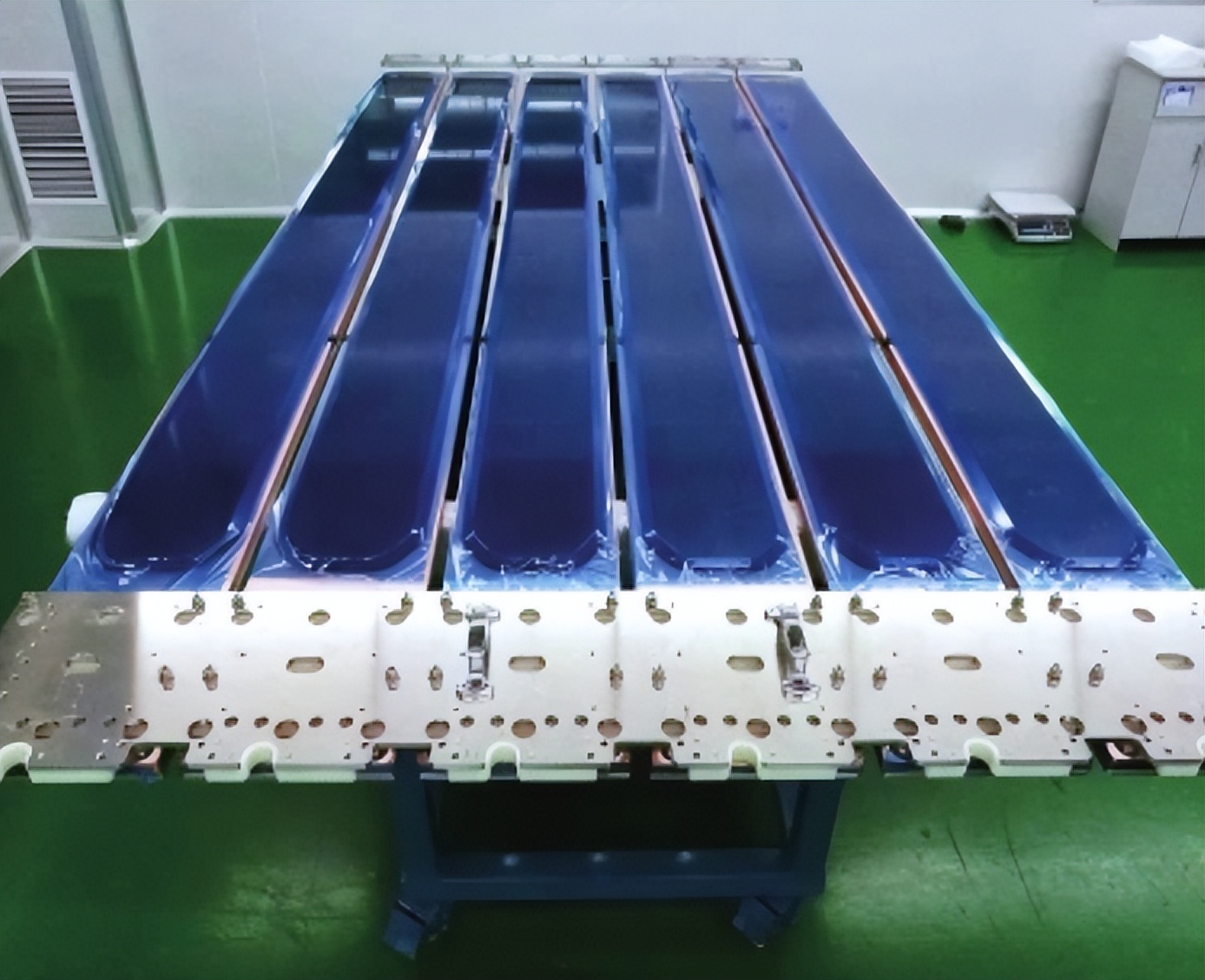 比黄金稀有40倍的金属,全球储量前十的金属