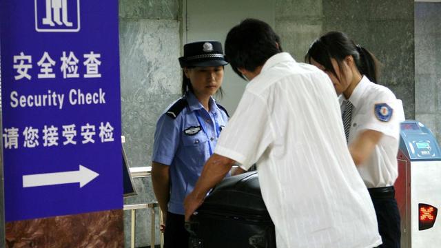 高铁带行李箱怎么过安检,高铁带电脑主机怎么安检