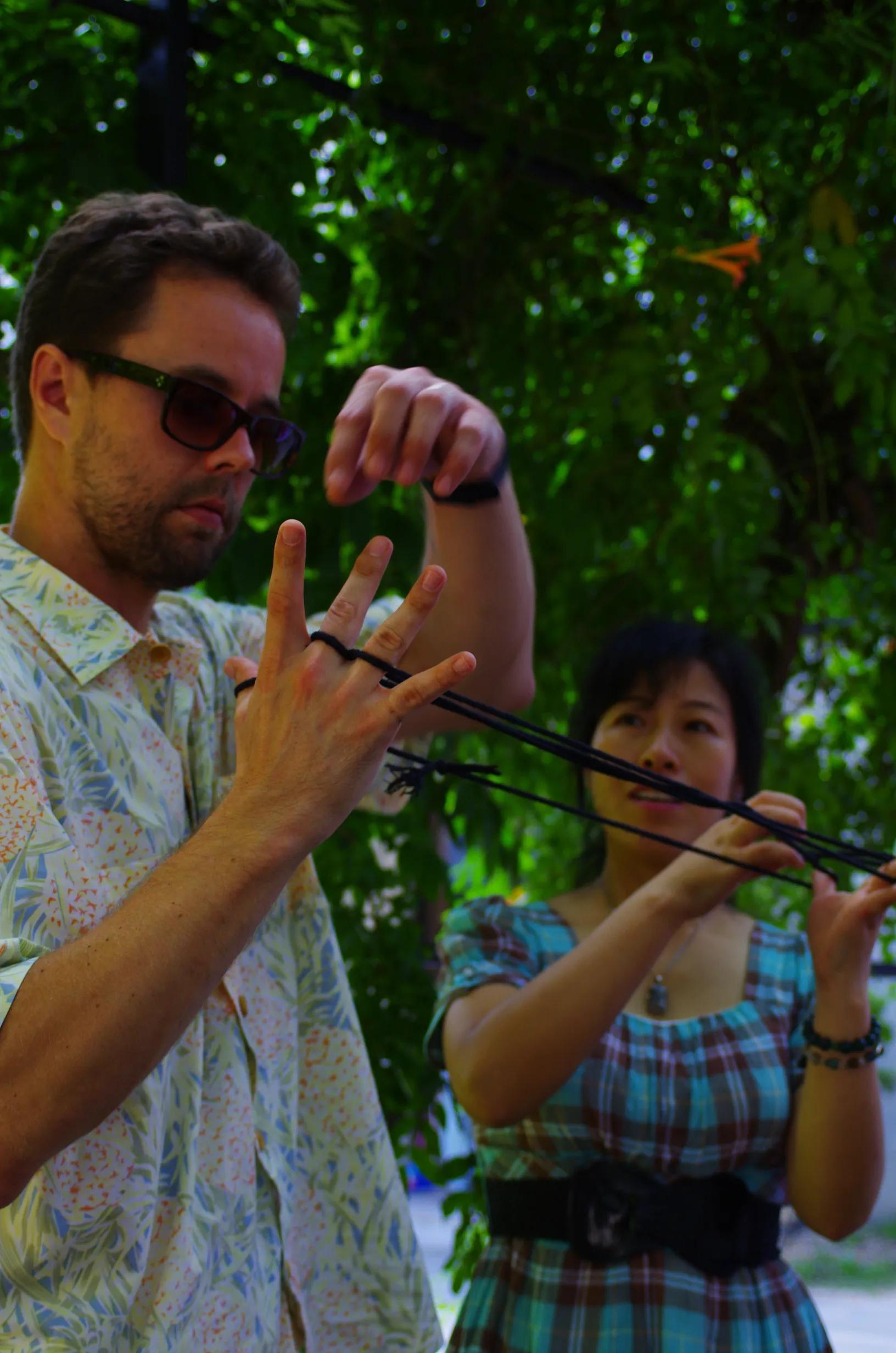 怎么玩翻花绳有一点难度的,怎么玩翻花绳的教程