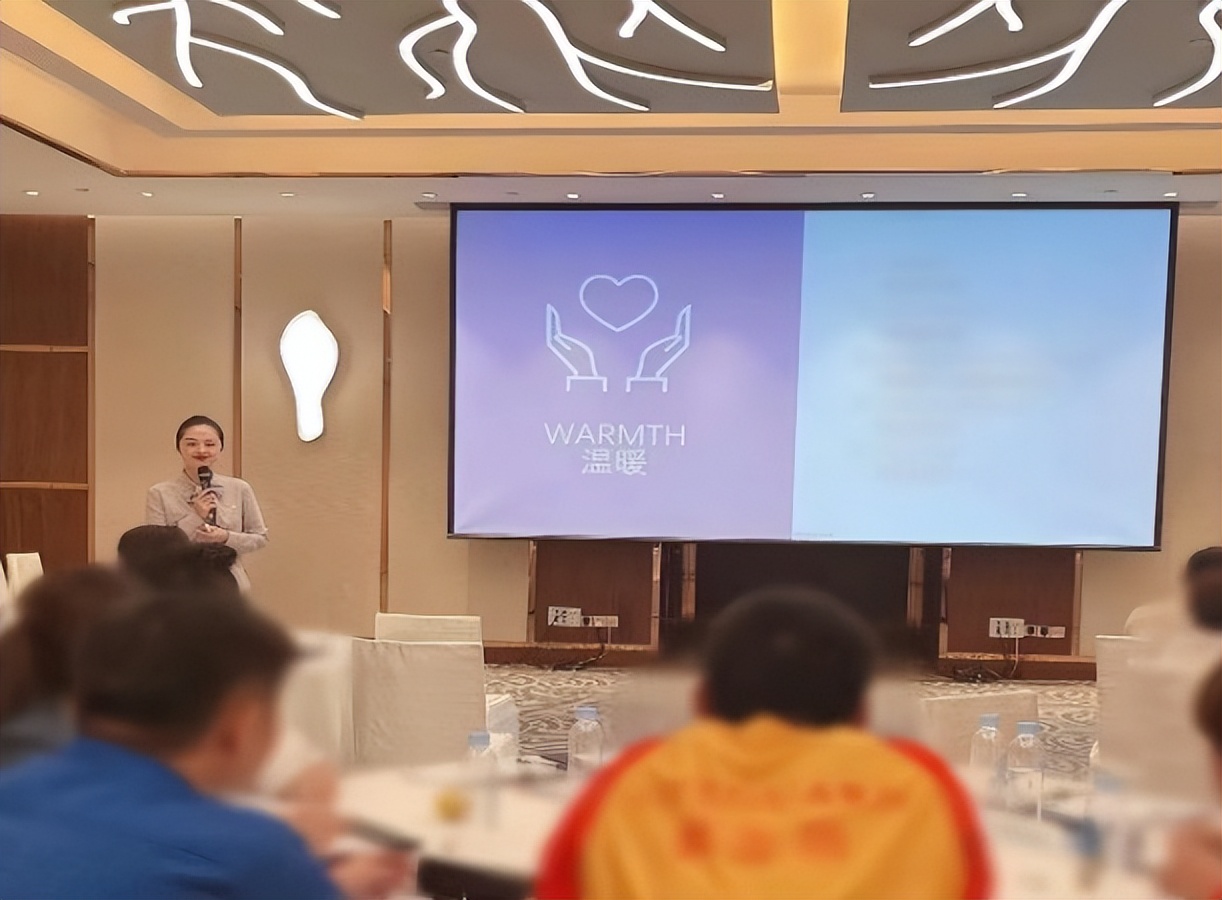 鍟嗗姟瀹磋绀间华鐨勭壒鐐瑰強娴佺▼,鍟嗗姟鎺ュ緟绀间华鍩硅瀹屾暣鐗坧pt