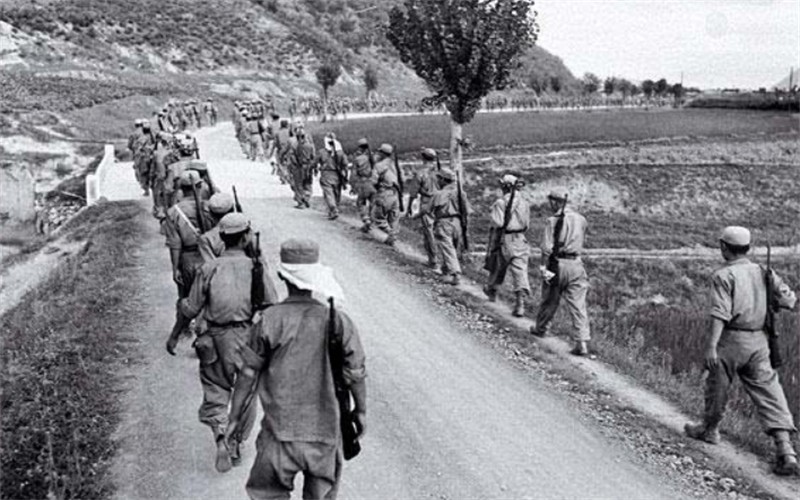 志愿军进朝鲜拯救危局时，金日成还剩多少人？