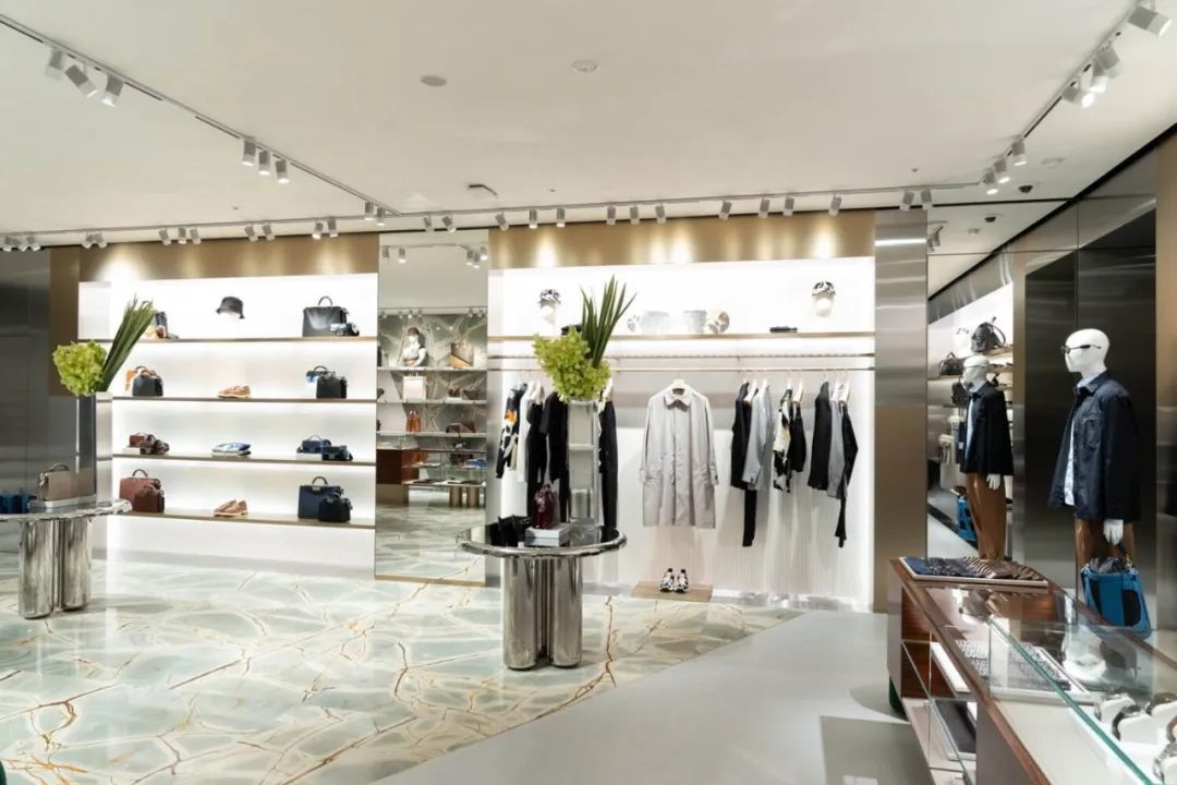 fendi官网旗舰店黑色系列新品发布,fendi官网新品