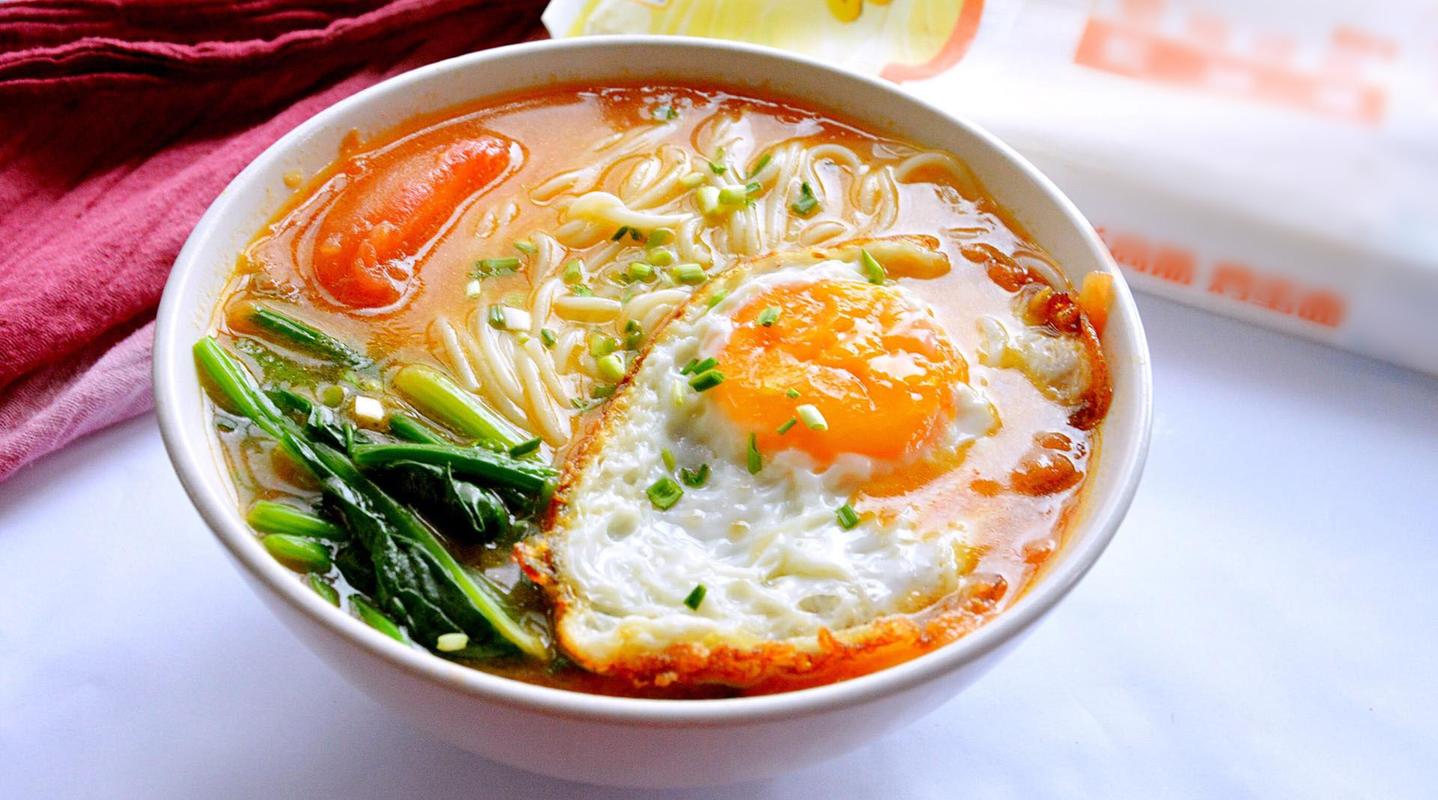 天冷做面条的方法和技巧,冬天面条的神仙吃法酸辣拌面