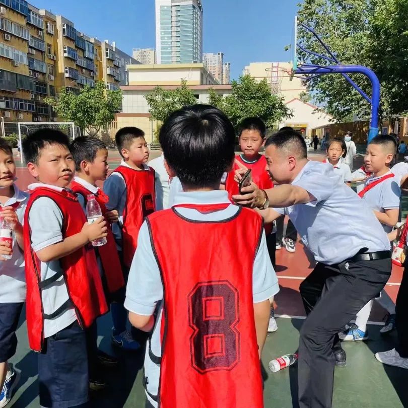 小学校长杯校园足球联赛开幕仪式,裕东小学的比赛