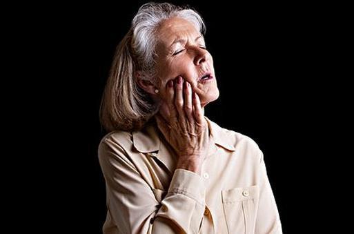 口腔癌的4个早期症状表现,口腔癌早期的五大信号