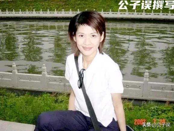 一张和冯小刚的“夜宿门”照片,彻底撕下了沈星的遮羞布