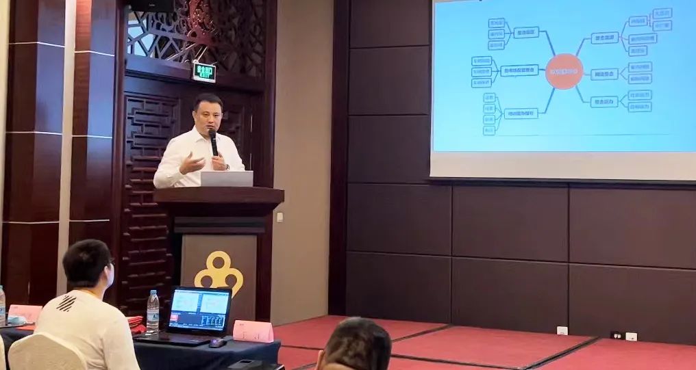 铦跺彉瓒呰秺,铦跺彉瓒呰秺钃勫姏鎴愰暱