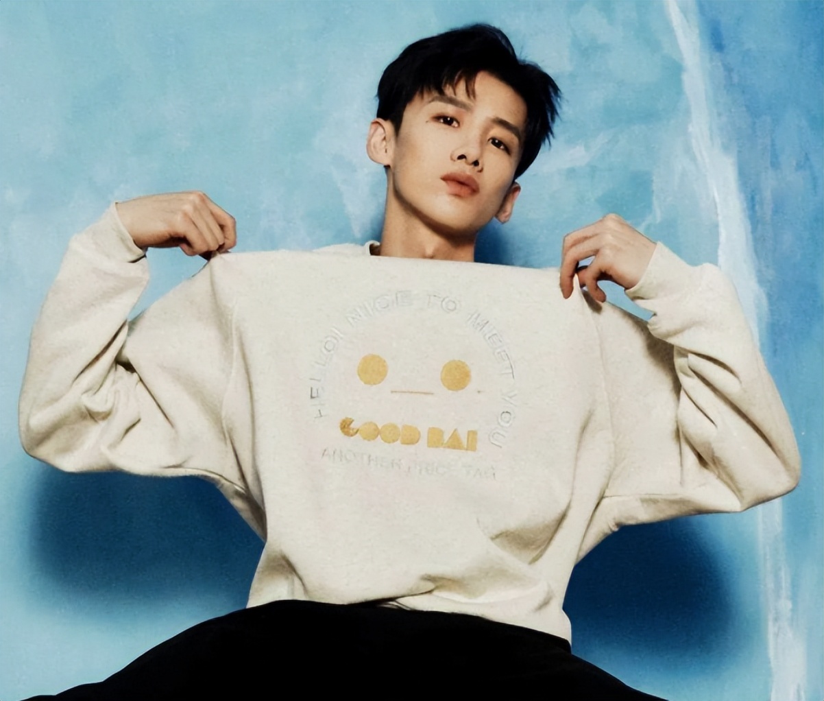 鹿晗自创潮牌翻车，一旦谈钱，顶流都急眼？