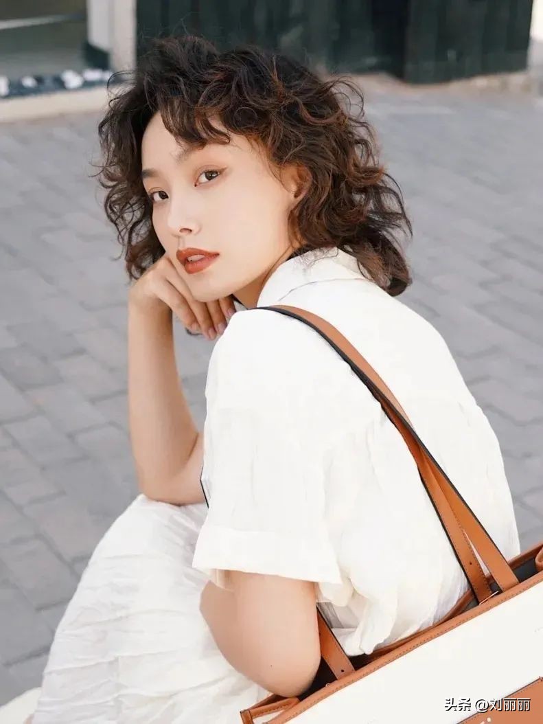 发型别乱,不要乱剪头发了这4款发型巨洋气