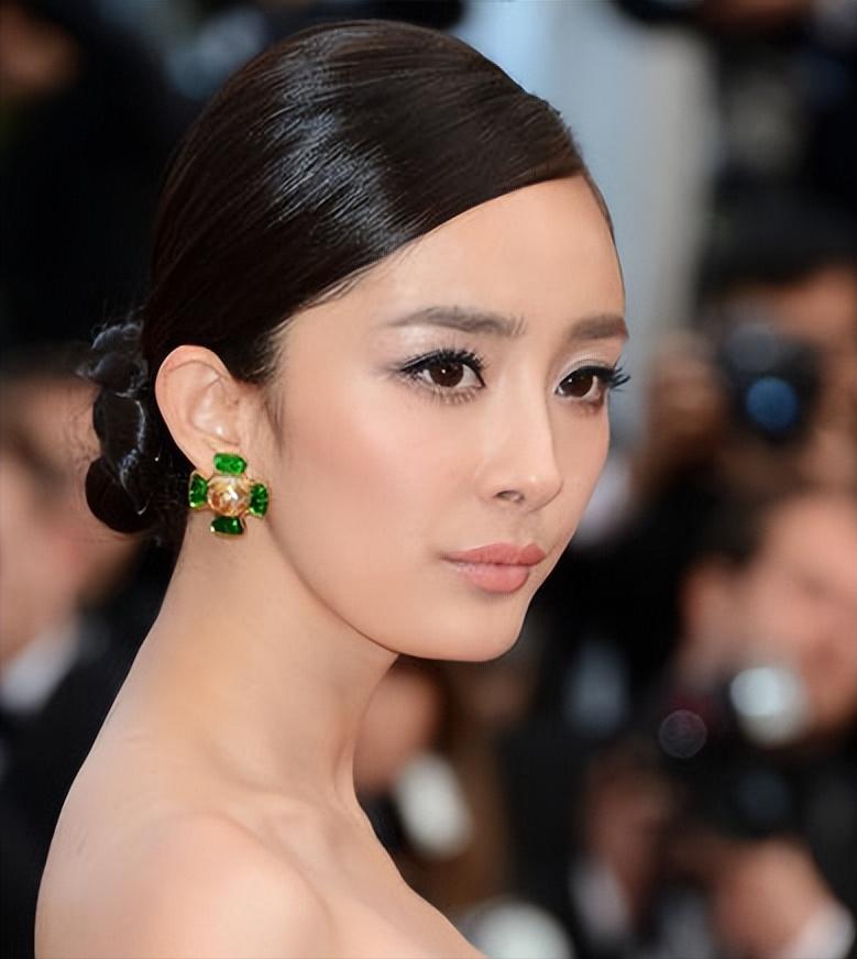 衣服在精不在多！减少买衣次数，还能穿衣好看才是聪明女人的追求