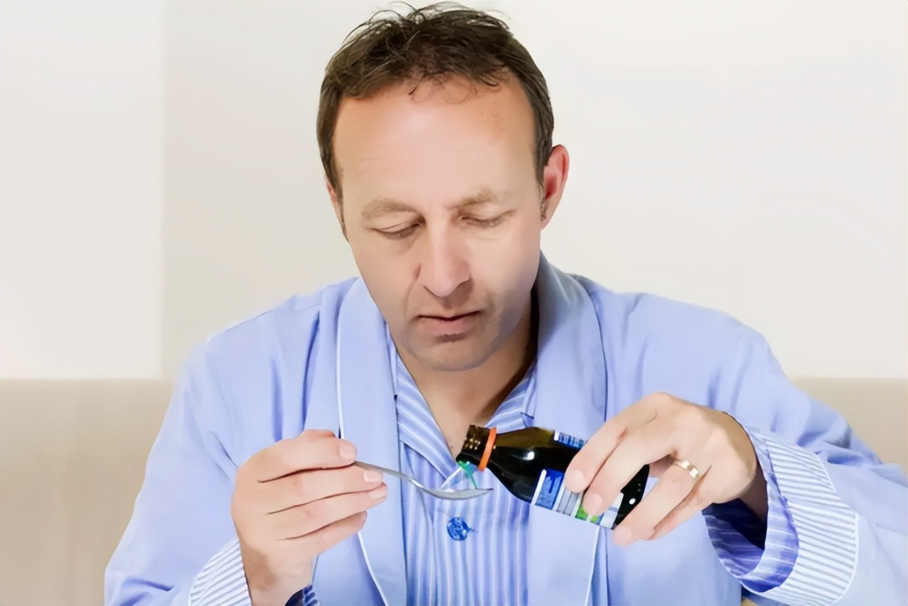 钙片什么时间吃补钙效果最好,什么期间吃补钙的钙片最合适