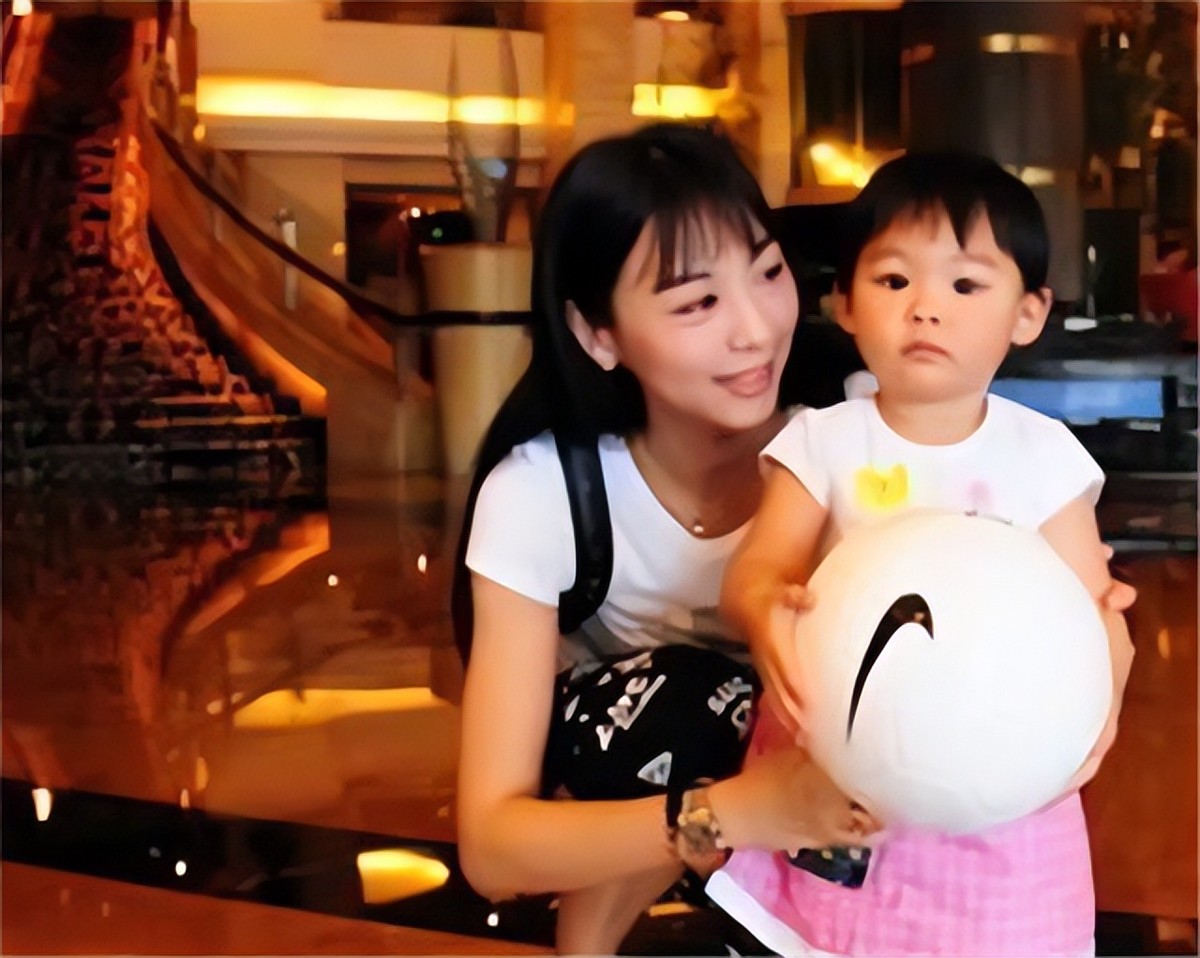 广州恒大门将曾诚年薪多少,广州恒大门将曾诚