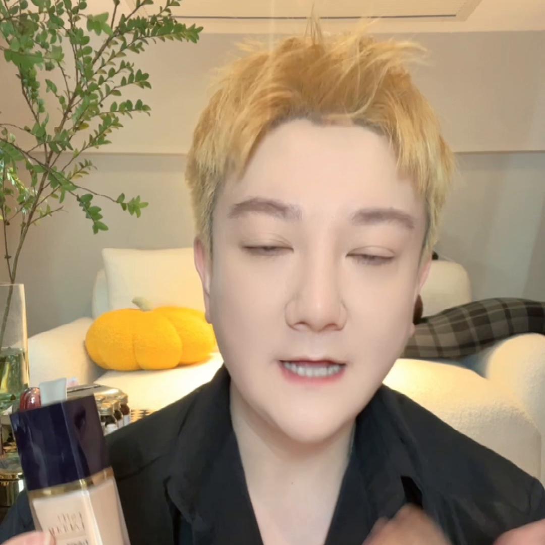 什么养肤粉底液最好用,雅诗兰黛白金粉底液怎么养肤