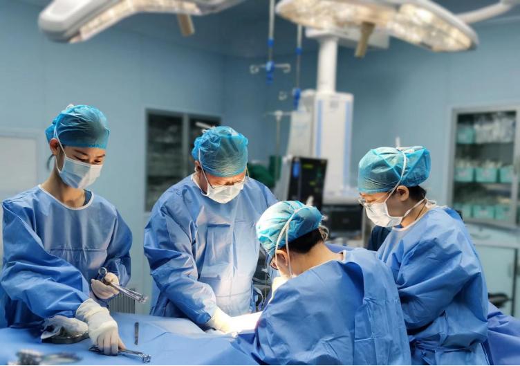 妊娠合并重症肝炎孕妇可出现什么,医院各科室联合抢救孕妇