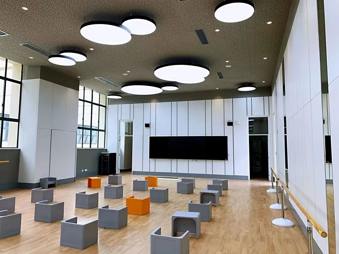 走进直播间|这所学校办学仅三年，实力不容小觑！