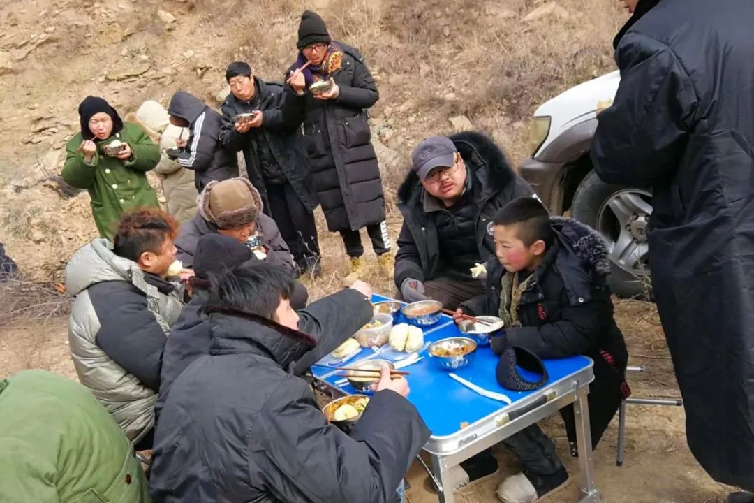 今年第一部黑马片:全员草根,无数明星热捧