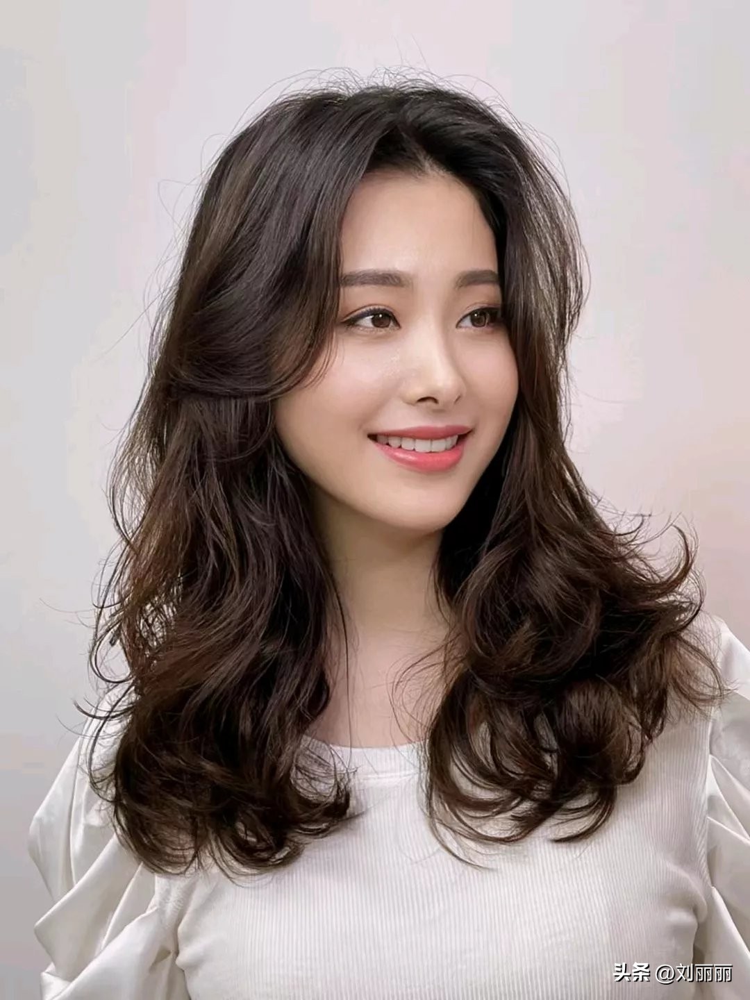 适合菱形脸锁骨纹理烫女免打理,纹理烫短发减龄发型图片