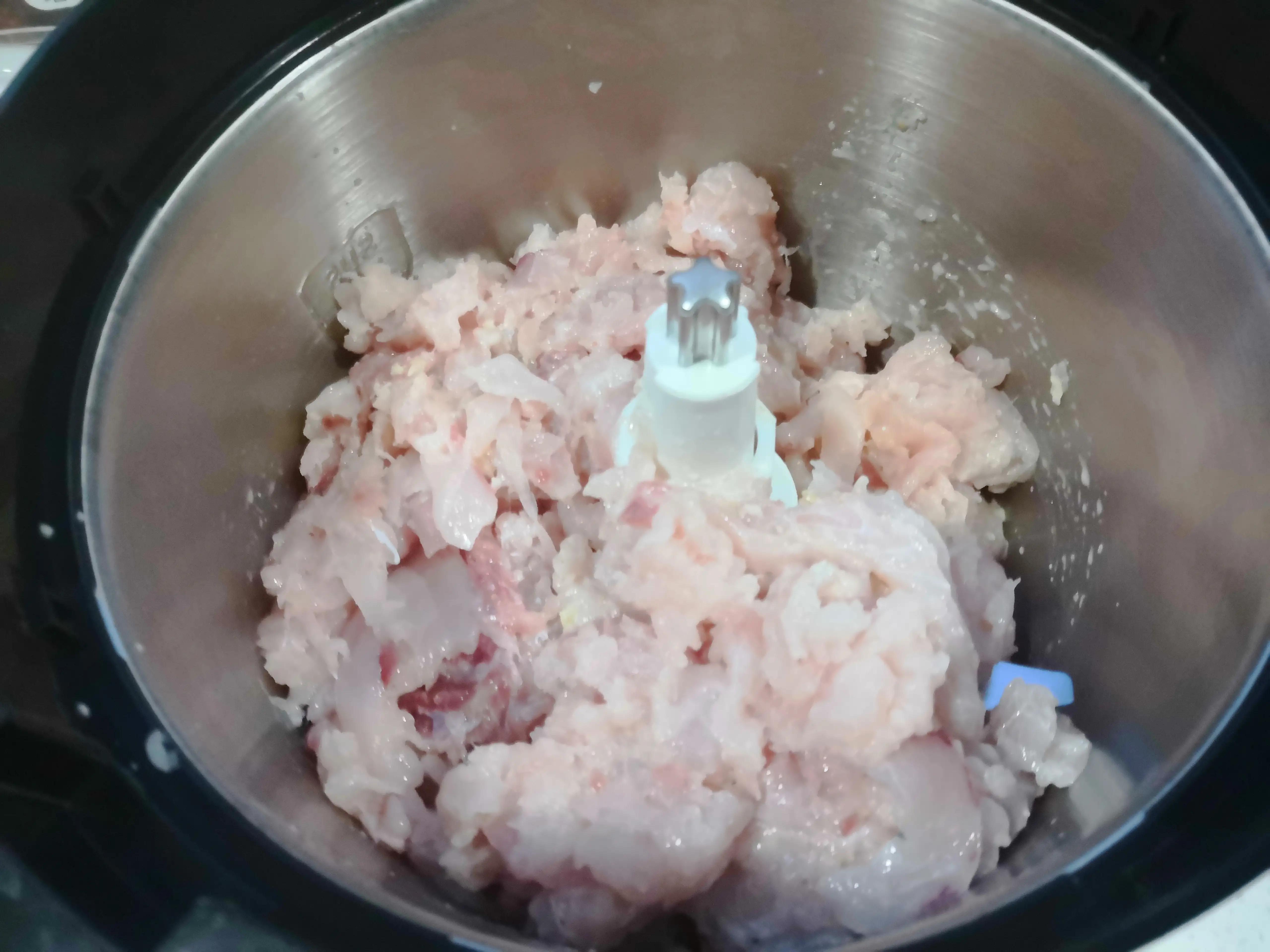 夜钓一条大青鱼，媳妇忙活大半天做成双味鱼丸，孩子们吃得爽歪歪