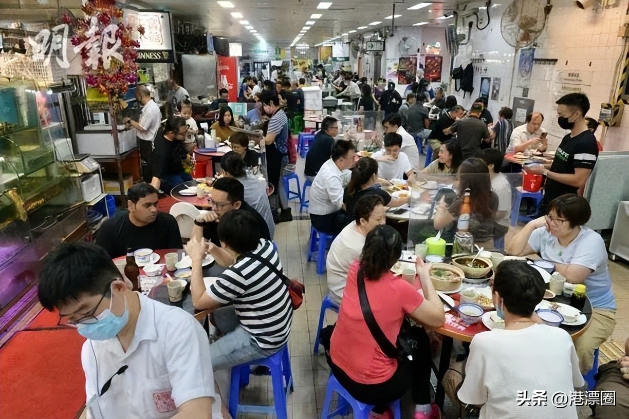 一家店铺宣布关门整条街,一家店突然停业了