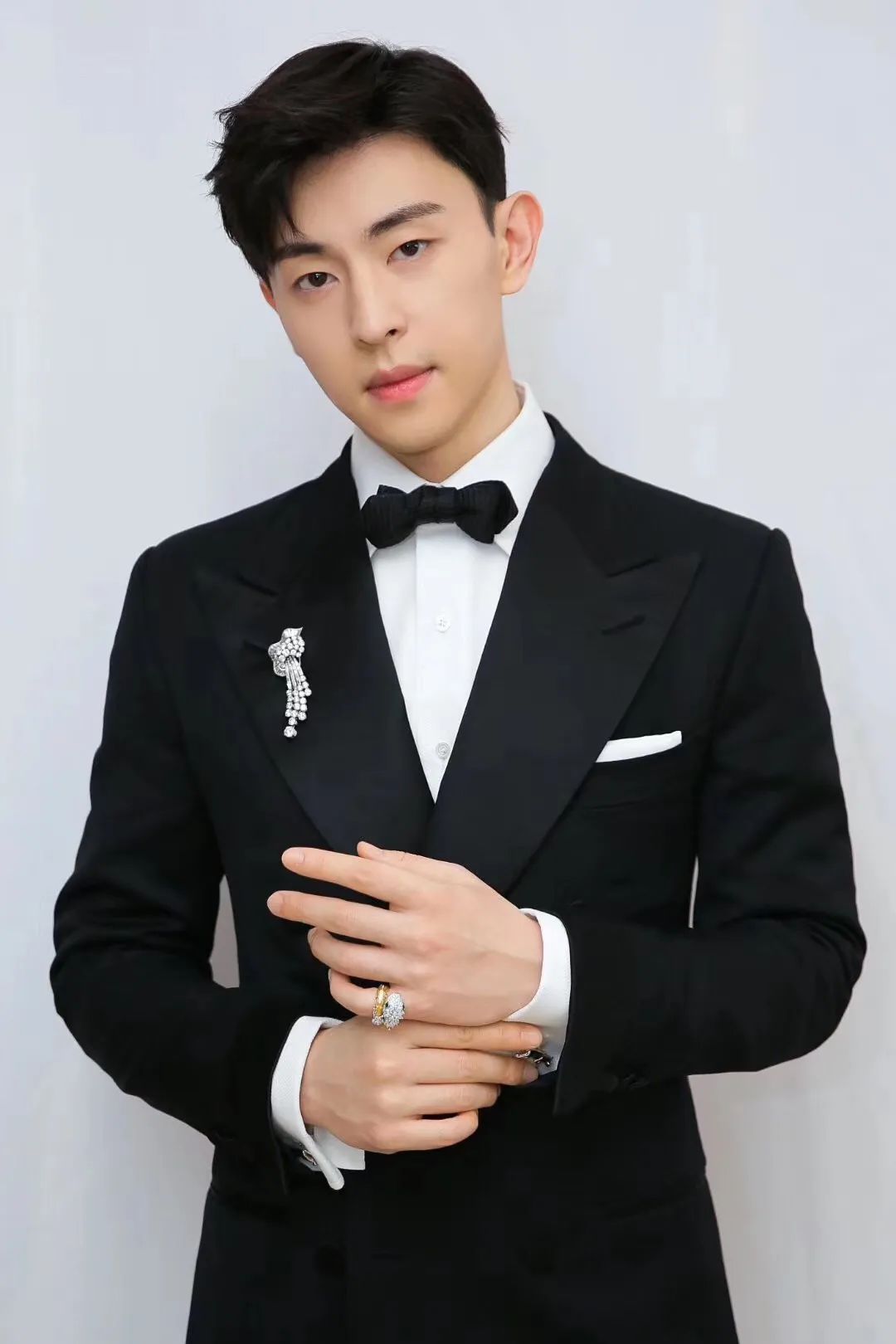 邓伦两次改正机会都没要？315成咸菜鉴定场所？9500万买粪水房？