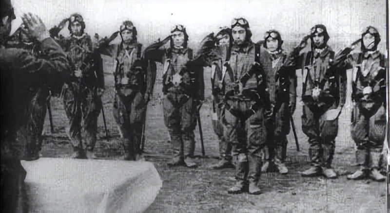 二战中日本神风敢死队,解密二战日本神风敢死队