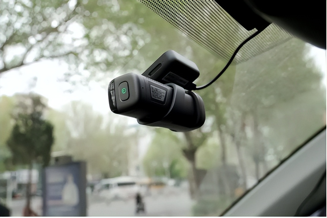 能4G联网的行车记录仪到底实不实用？70迈M500行车记录仪评测体验